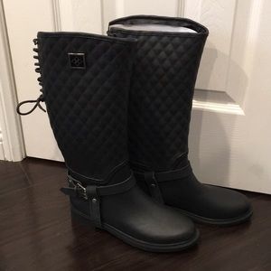Dav Galway Quilted Rain Boots in box NWOT